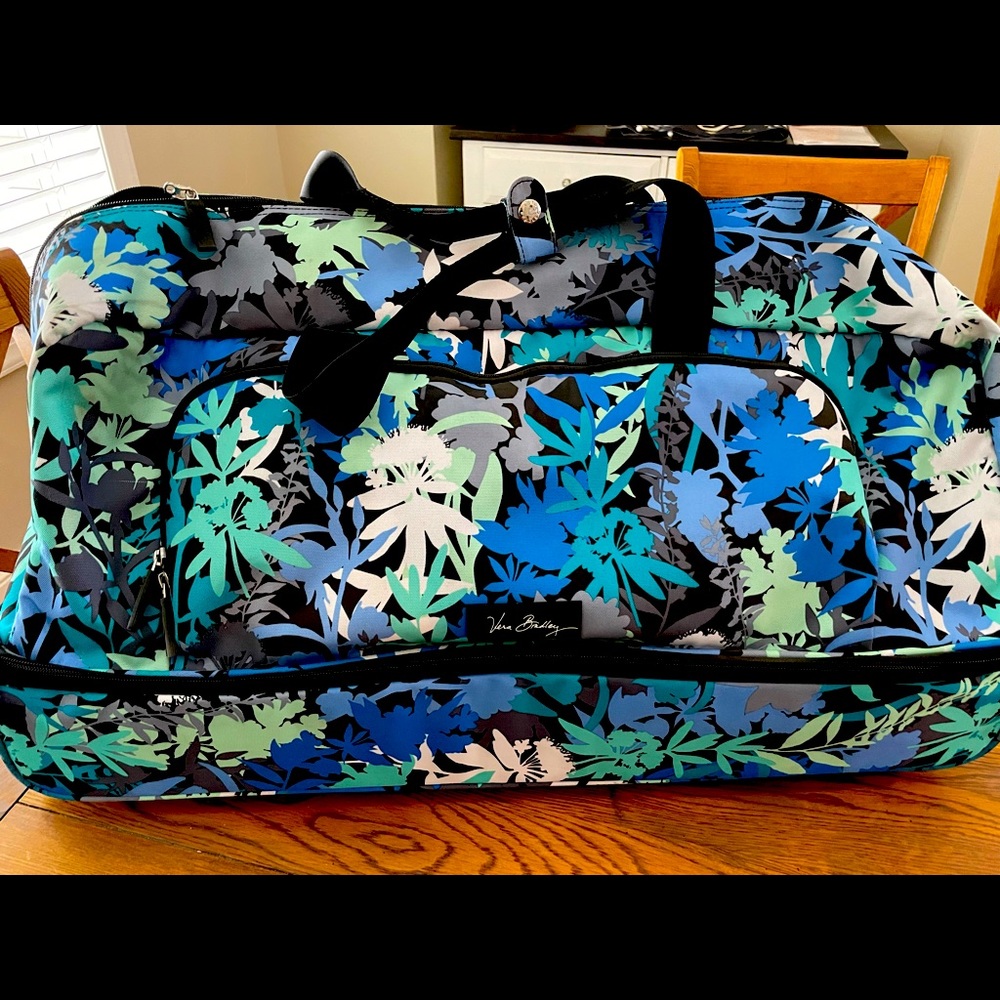 Vera Bradley travel bag